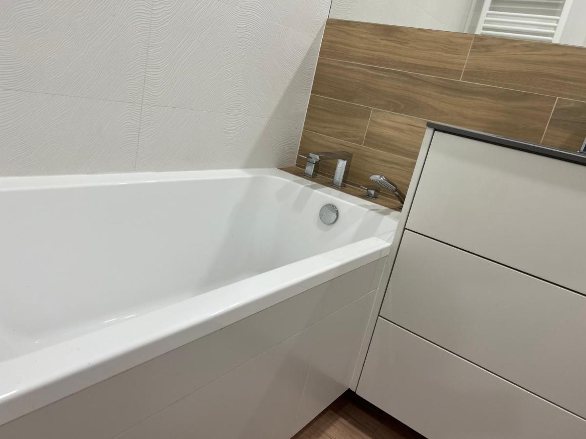 Apartament Mieszczanski Klima-Parkigfree2X-Netflix-Youtube Breslavia Esterno foto